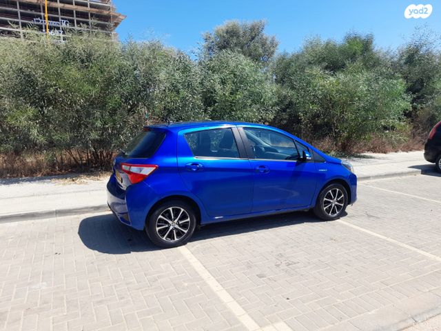 טויוטה יאריס