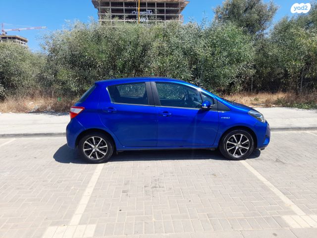 טויוטה יאריס