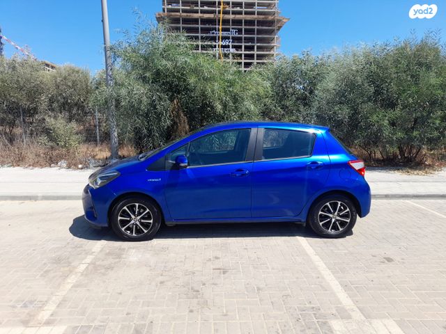 טויוטה יאריס