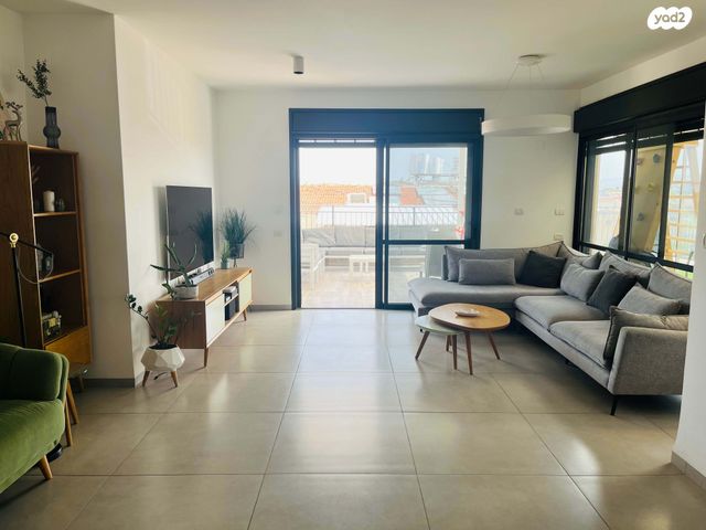 אהרונוביץ' 1