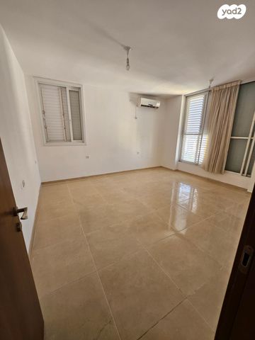 דירה, משה איכילוב 2, צפון מערב מרכז העיר, נתניה