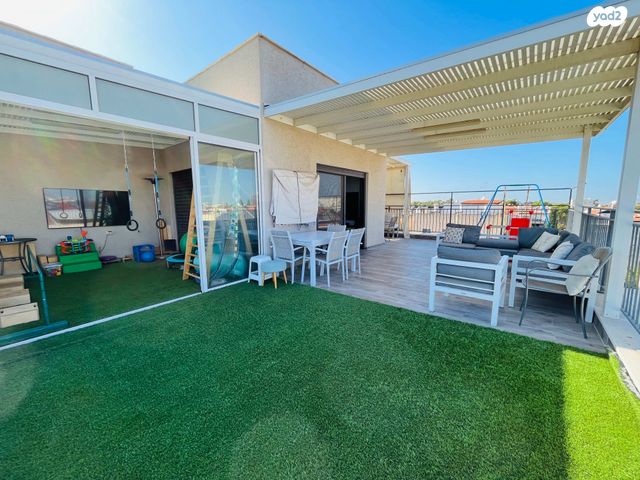 גג/ פנטהאוז, אהרונוביץ' 1, קרית חיים מזרחית, חיפה