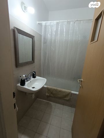 דירה, רבי פנחס בן יאיר 11, אלעד