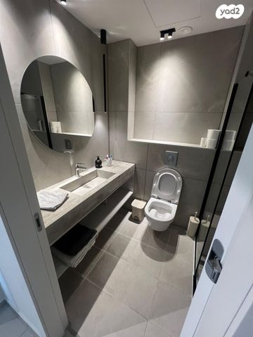 דירה, דרך מנחם בגין 144, מונטיפיורי, הרכבת, תל אביב יפו