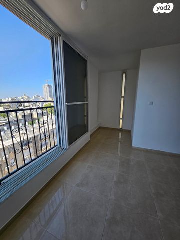 דירה, משה איכילוב 2, צפון מערב מרכז העיר, נתניה