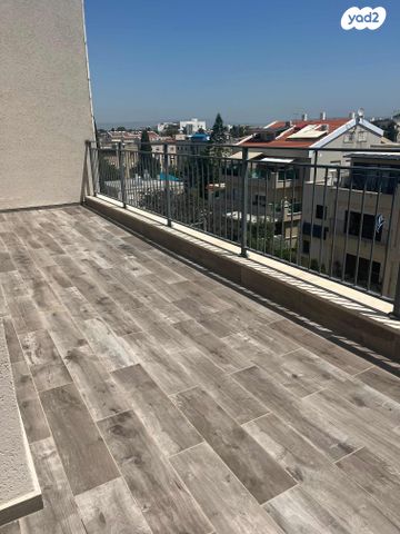 גג/ פנטהאוז, אהרונוביץ' 1, קרית חיים מזרחית, חיפה