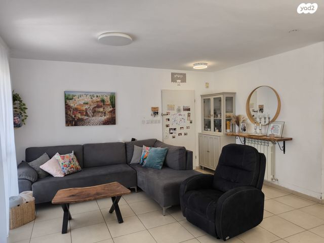 דירה, רקפת 8, משכנות גבעת זאב, גבעת זאב