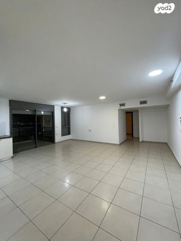 דירה, שלמה אלירז 5, רמב"ם, ראשון לציון