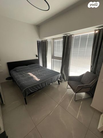 דירה, דרך מנחם בגין 144, מונטיפיורי, הרכבת, תל אביב יפו