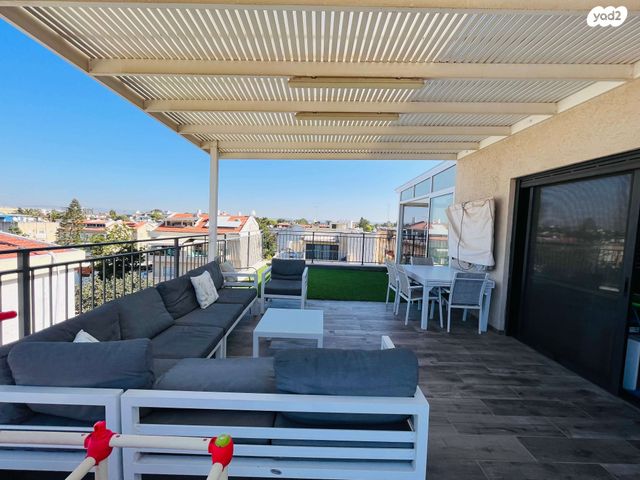 גג/ פנטהאוז, אהרונוביץ' 1, קרית חיים מזרחית, חיפה