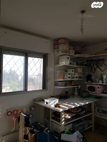 דירה, מבצע ליטני 9, אושיות, רחובות