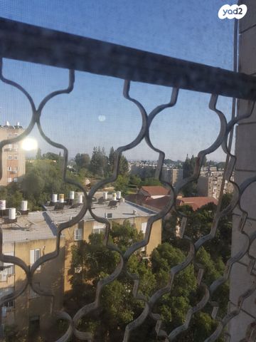 דירה, מבצע ליטני 9, אושיות, רחובות