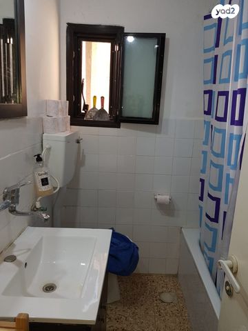 דירה, מבצע ליטני 9, אושיות, רחובות