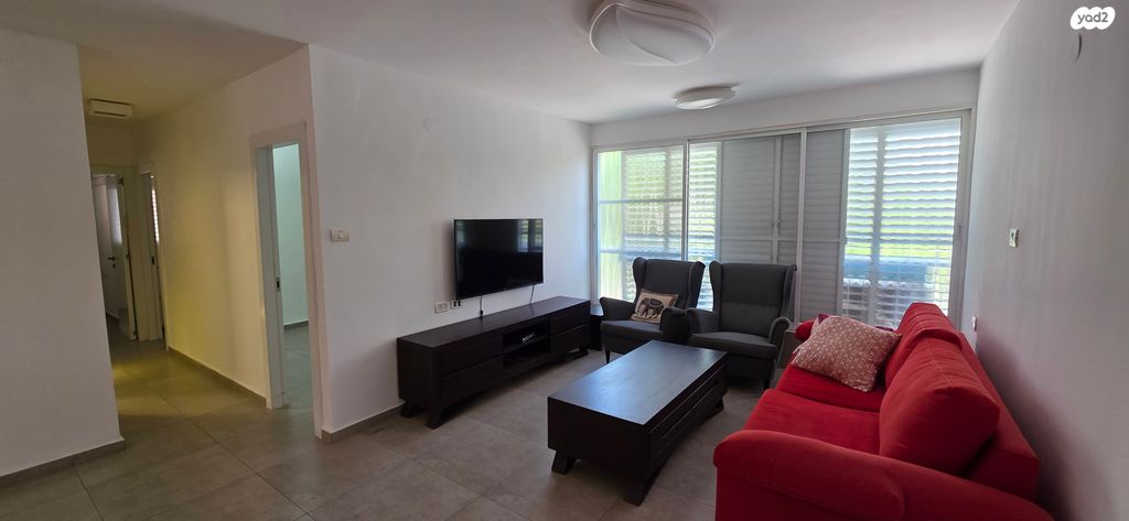 מעפילי אגוז 85