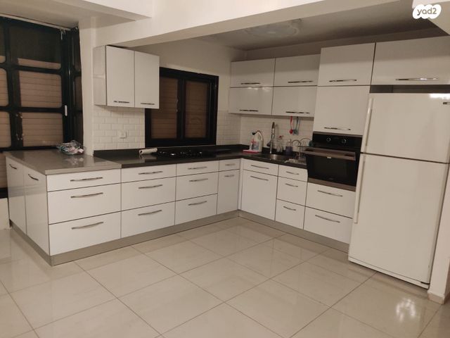 שדרות הרצל 13