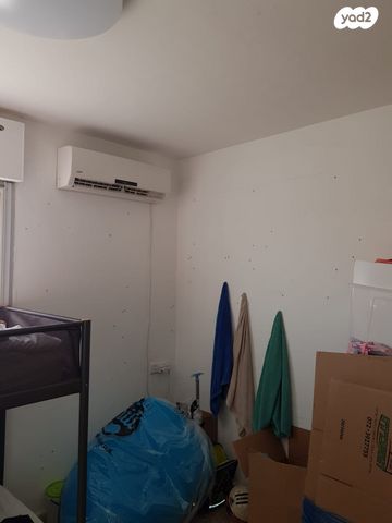 דירה, מבצע ליטני 9, אושיות, רחובות