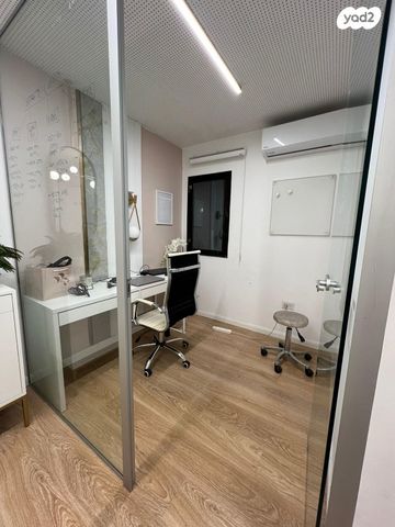 יגאל אלון 159