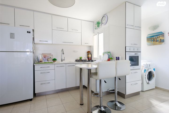 דירה, פרלשטיין 5, לב העיר, בת ים