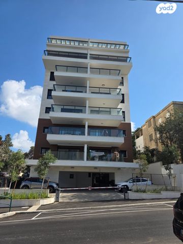 גג/ פנטהאוז, רענן 26, כבירים, חיפה