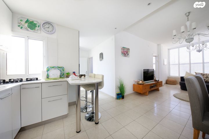 דירה, פרלשטיין 5, לב העיר, בת ים