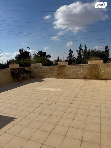 דירת גן, בר כוכבא 50, הגבעה הצרפתית, גבעת שפירא, ירושלים