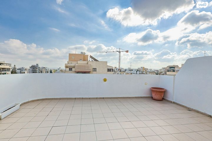 גג/ פנטהאוז