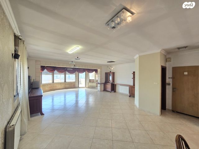 דירת גן, ברכה צפירה, רמת שרת, ירושלים