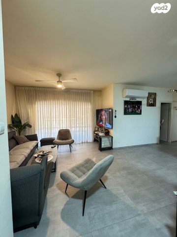 דירה, משה פורר, היובל, שרונה, רחובות