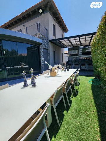 בית פרטי/ קוטג', חוף הכרמל, חדרה