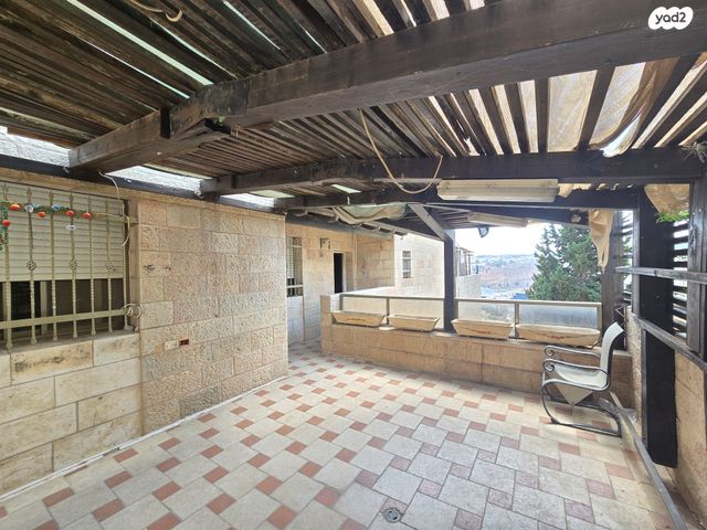 דירת גן, ברכה צפירה, רמת שרת, ירושלים