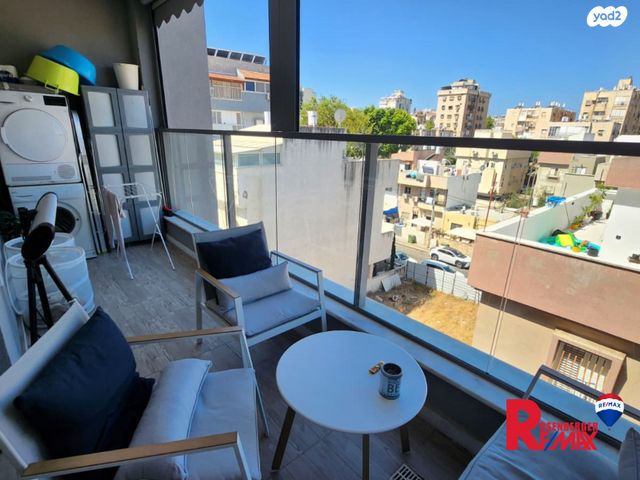 דירה, צבי ש"ץ 35, גרין ועם, חולון