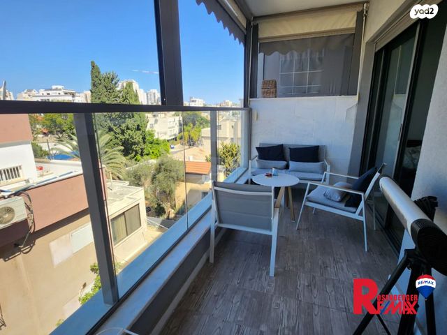 דירה, צבי ש"ץ 35, גרין ועם, חולון