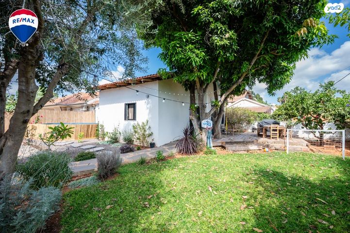 דו משפחתי, נעורים, הנחל, פרדס חנה כרכור