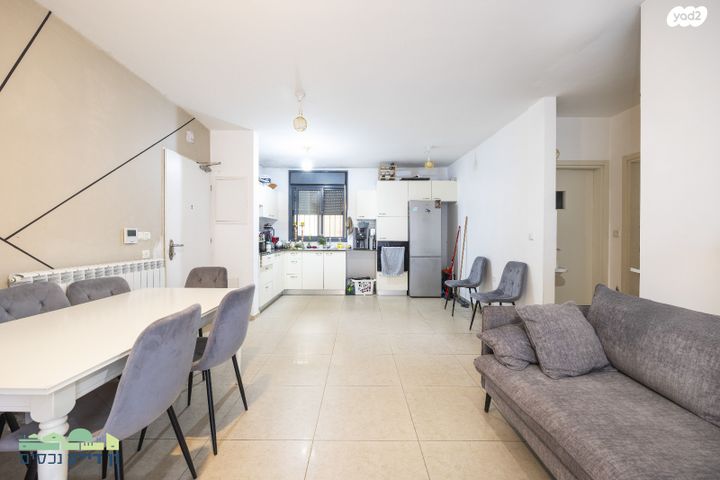 דירת גן, אהרון כהן, חומת שמואל, הר חומה, ירושלים