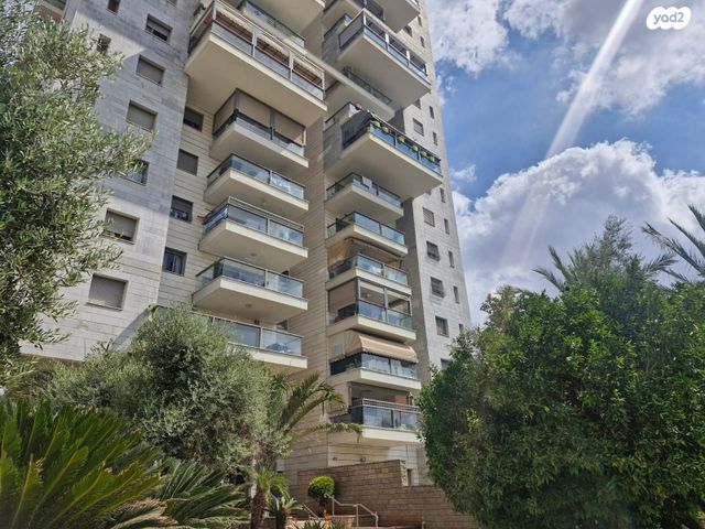 דירה, רחובות החדשה, רחובות