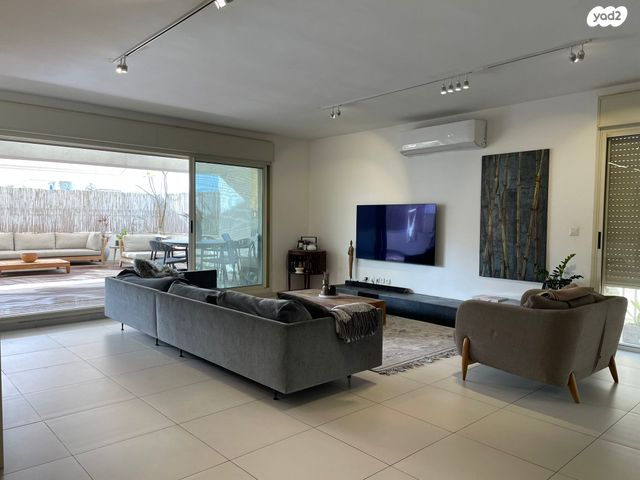 דופלקס, תל מונד