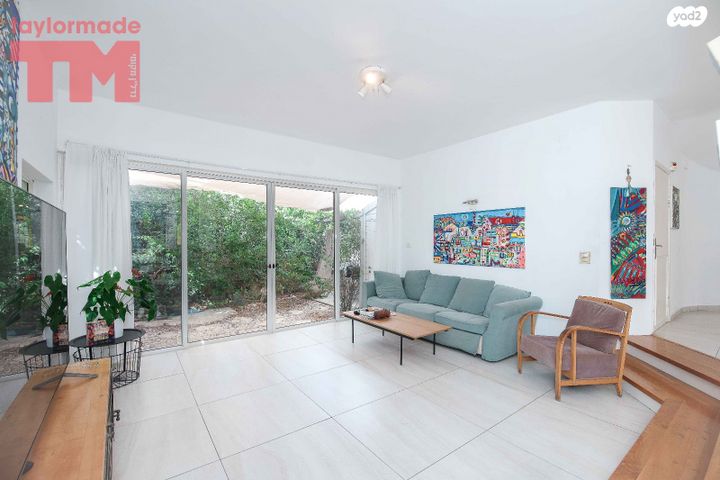 דו משפחתי, מרכז פרדס חנה, פרדס חנה כרכור