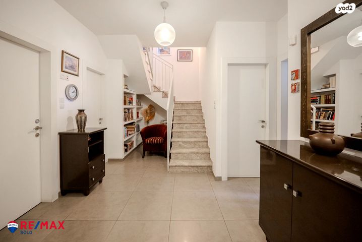 גג/ פנטהאוז, אנה פרנק 13, פתח תקווה