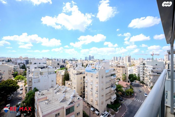 גג/ פנטהאוז, אנה פרנק 13, פתח תקווה