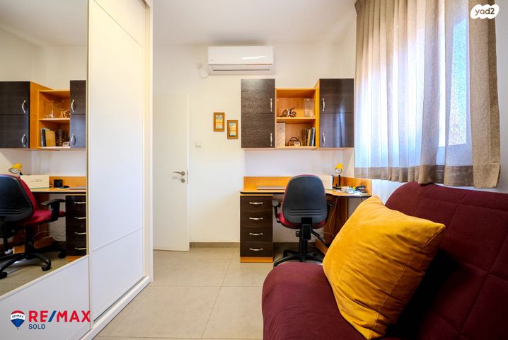 גג/ פנטהאוז, אנה פרנק 13, פתח תקווה