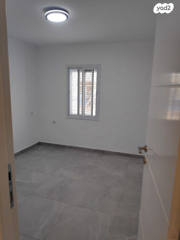 דירה, הבקעה, קרית שרת מזרח, חולון