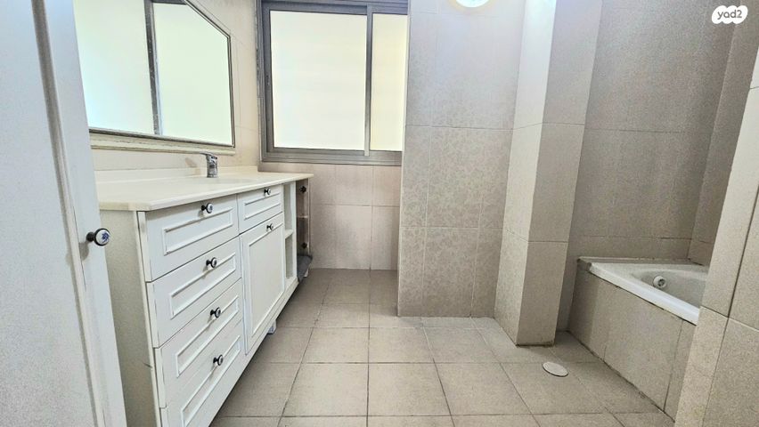 דירה, אמיר דרורי, קרית אילון, חולון