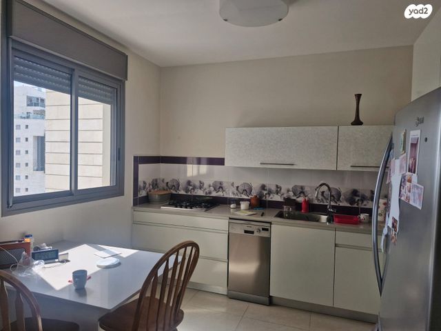 דירה, רחובות החדשה, רחובות