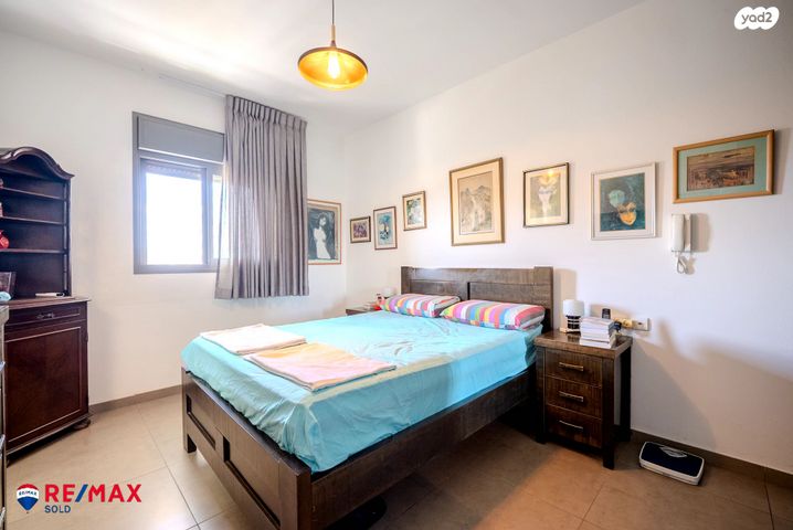 גג/ פנטהאוז, אנה פרנק 13, פתח תקווה