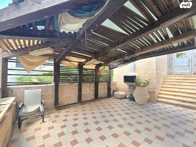 דירת גן, ברכה צפירה, רמת שרת, ירושלים