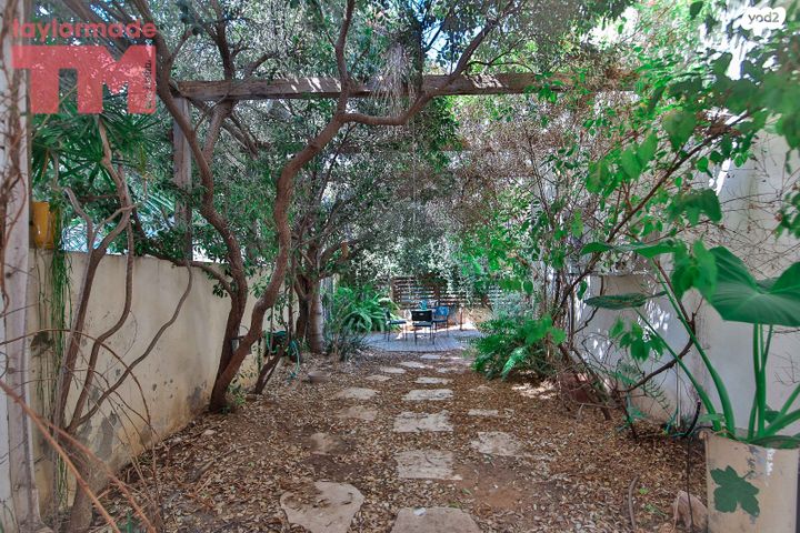 דו משפחתי, מרכז פרדס חנה, פרדס חנה כרכור