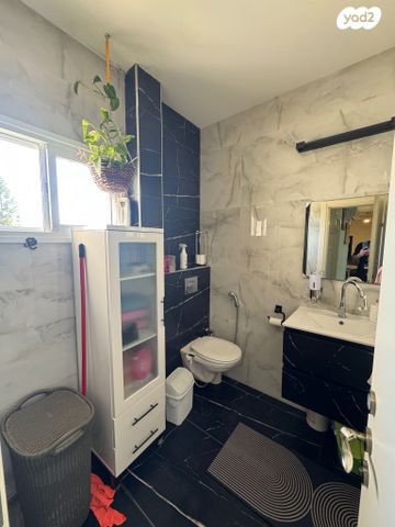 דירה, משה פורר, היובל, שרונה, רחובות