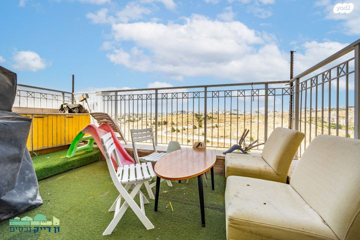 דירה, עמנואל זיסמן, חומת שמואל, הר חומה, ירושלים