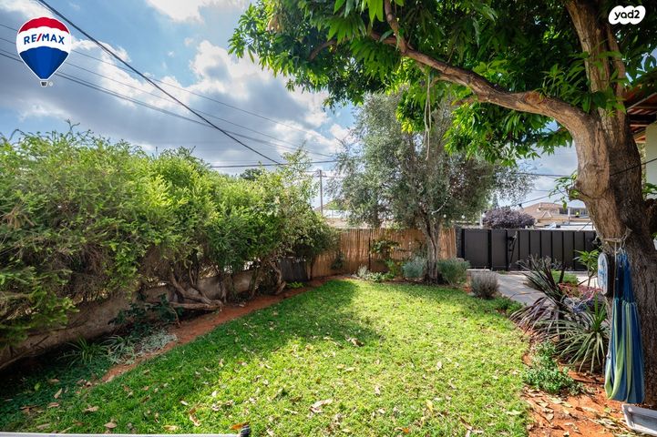 דו משפחתי, נעורים, הנחל, פרדס חנה כרכור