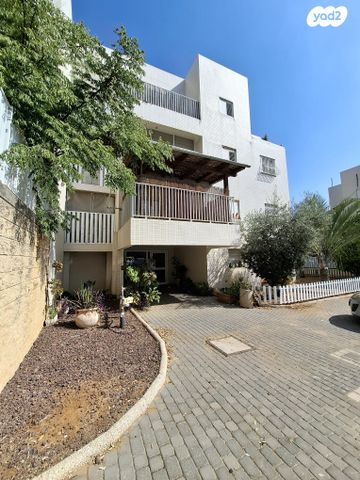 דירה, אח"י אילת, כפר יונה